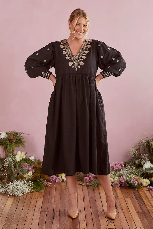 Sadie Embroidered Dress in Sanctuary