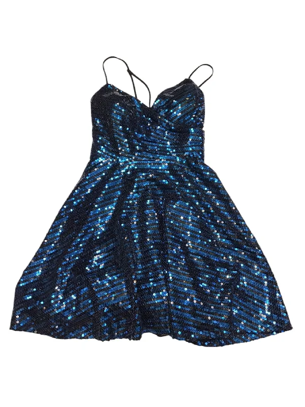 Dress Party Short By Clothes Mentor In Blue, Size: S