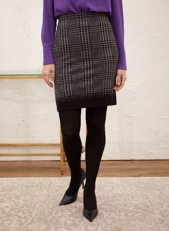 Pull-On Plaid Motif Pencil Skirt